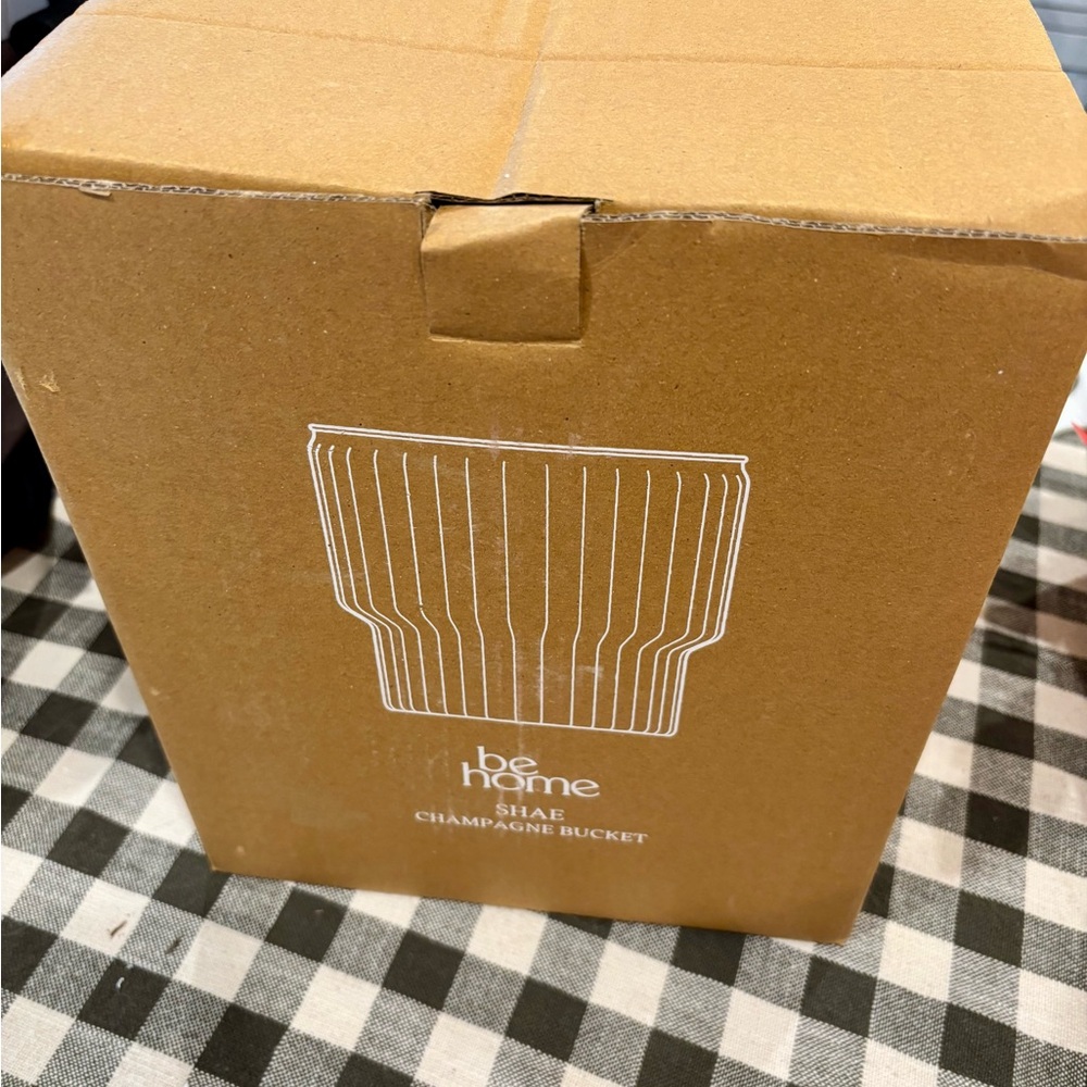 Be Home Shae Champagne Bucket JILLY BOX 2025